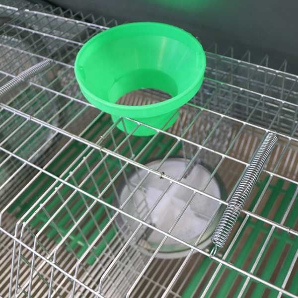 Hodowla królików z automatycznym zbieraczem kupek, srebrna komercyjna obudowa królika